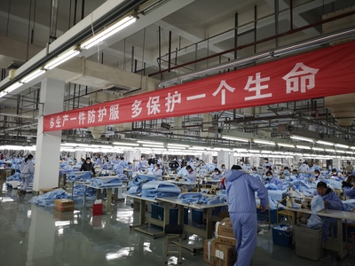 服裝業(yè)錯失“開門紅” 疫情下企業(yè)轉(zhuǎn)型與自救之路